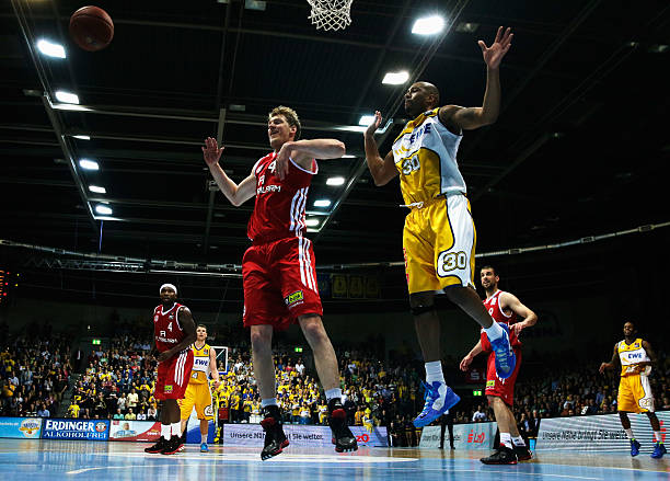 助攻队友完 助攻队友完