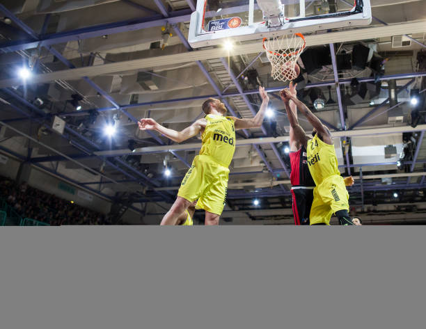 瞬息万变的 瞬息万变的